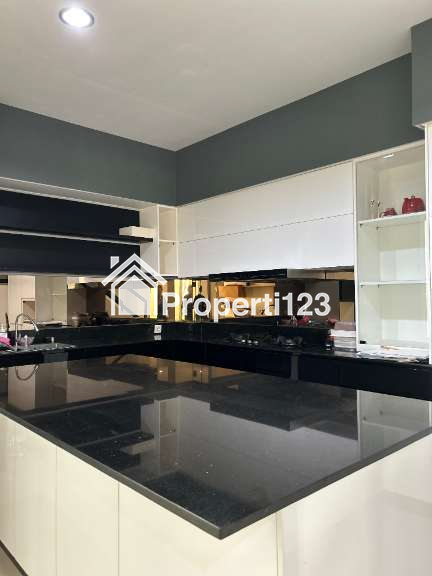 Dijual Rumah Mewah Siap Huni 2 Lantai di Latigo, Gading Serpong - 5