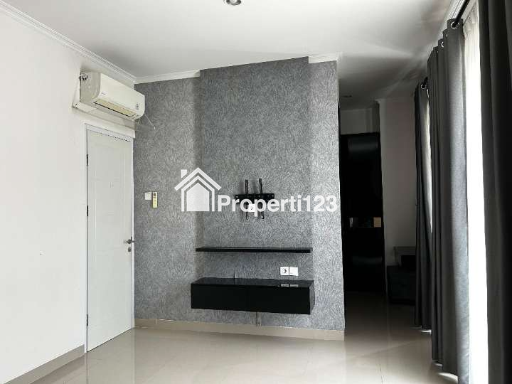 Dijual Rumah Mewah Siap Huni 2 Lantai di Latigo, Gading Serpong - 2