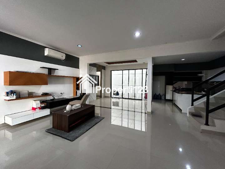 Dijual Rumah Mewah Siap Huni 2 Lantai di Latigo, Gading Serpong - 10