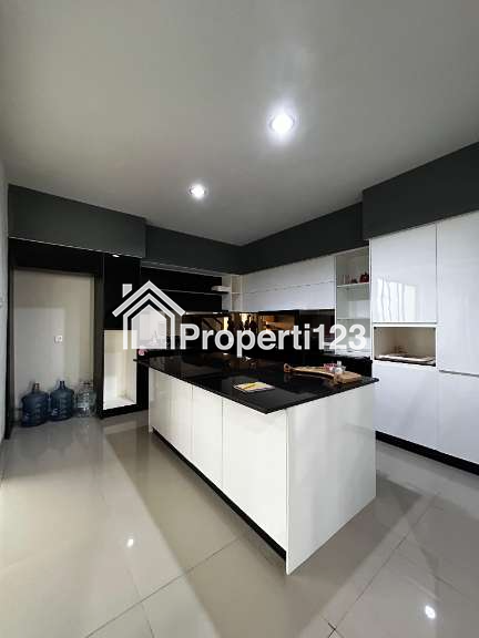 Dijual Rumah Mewah Siap Huni 2 Lantai di Latigo, Gading Serpong - 8