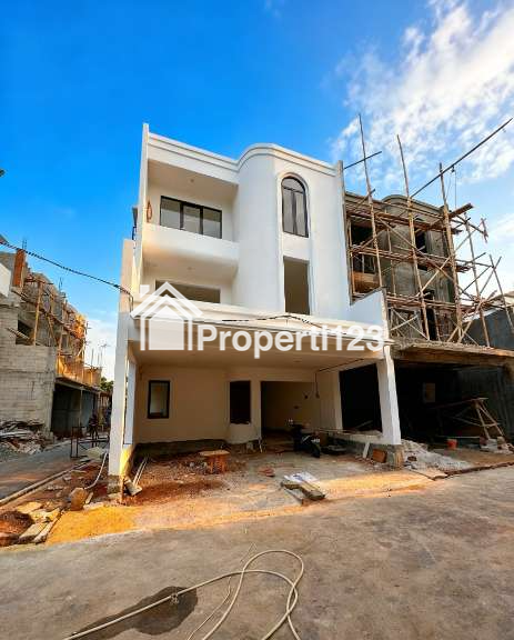 Rumah mewah industrial futuristik Pondok Kelapa Jakarta Timur - 3
