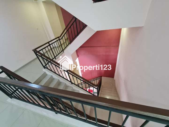 Ruko Gandeng Jalan Kelapa Gading Selatan Gading Serpong Tangerang - 13