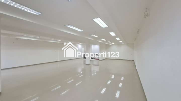 Ruko Gandeng Jalan Kelapa Gading Selatan Gading Serpong Tangerang - 10