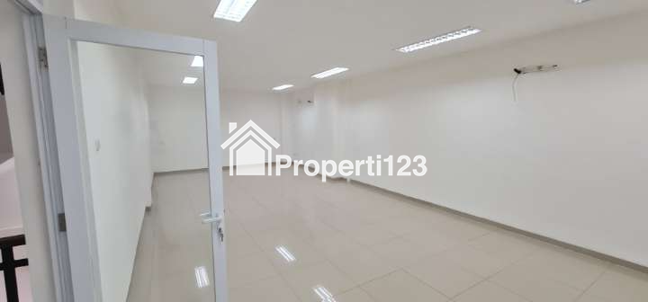 Ruko Gandeng Jalan Kelapa Gading Selatan Gading Serpong Tangerang - 8