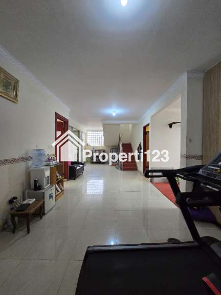 Rumah second terawat non komplek di Kebon Baru Tebet Jaksel - 7
