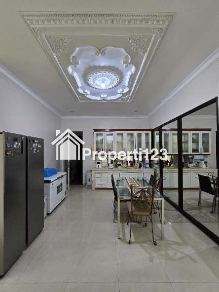 Rumah second terawat non komplek di Kebon Baru Tebet Jaksel - 14