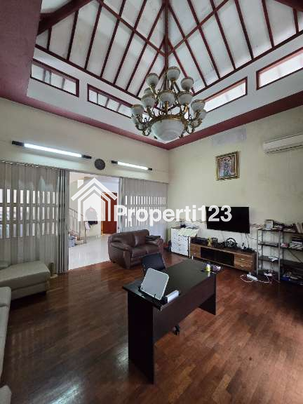 Rumah second terawat non komplek di Kebon Baru Tebet Jaksel - 8