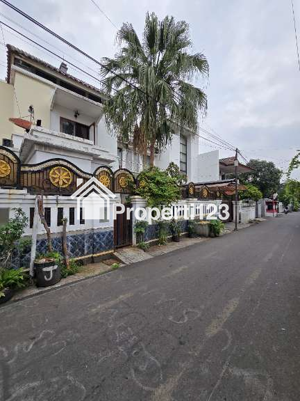 Rumah second terawat non komplek di Kebon Baru Tebet Jaksel - 2