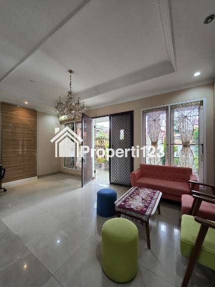 Rumah second terawat non komplek di Kebon Baru Tebet Jaksel - 15