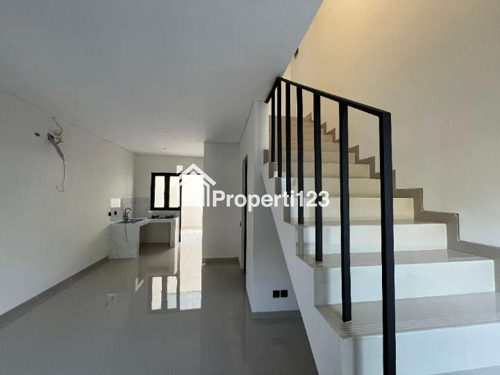 Rumah Surabaya Barat di Manukan Lor Dekat Superindo - 3