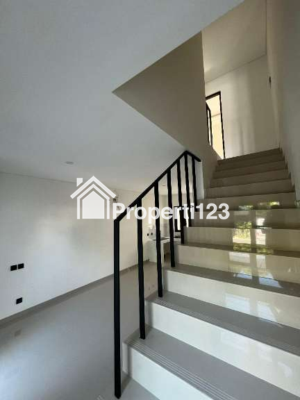 Rumah Surabaya Barat di Manukan Lor Dekat Superindo - 4