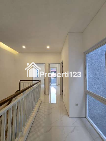 Rumah modern dalam komplek di Pondok Kelapa Jaktim - 6