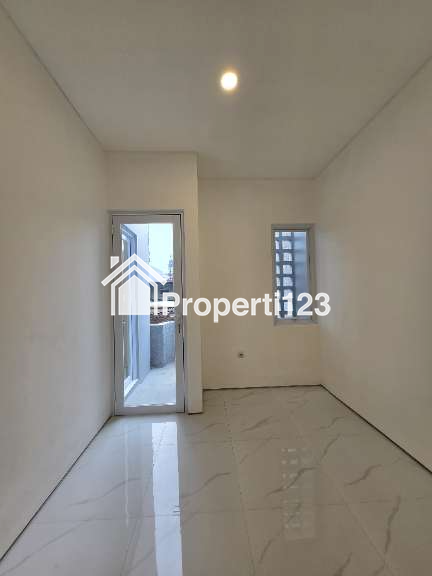 Rumah modern dalam komplek di Pondok Kelapa Jaktim - 4