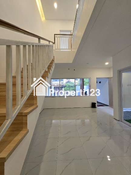 Rumah modern dalam komplek di Pondok Kelapa Jaktim - 7