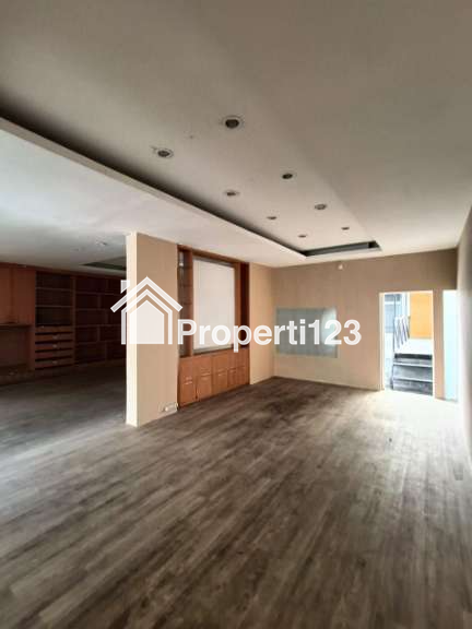 Disewakan Bangunan Cocok untuk Rumah, Kantor, Produksi dan Gudang - 13