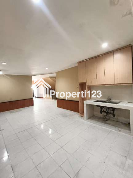 Disewakan Bangunan Cocok untuk Rumah, Kantor, Produksi dan Gudang - 8