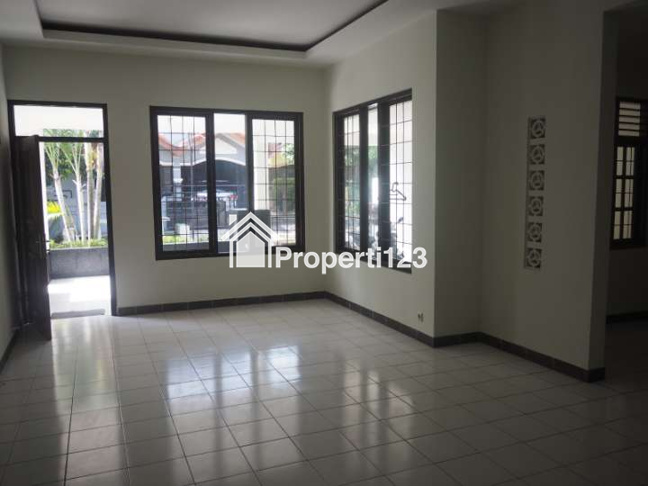 Rumah second tanah luas di Puri Anggrek Mas Depok - 8