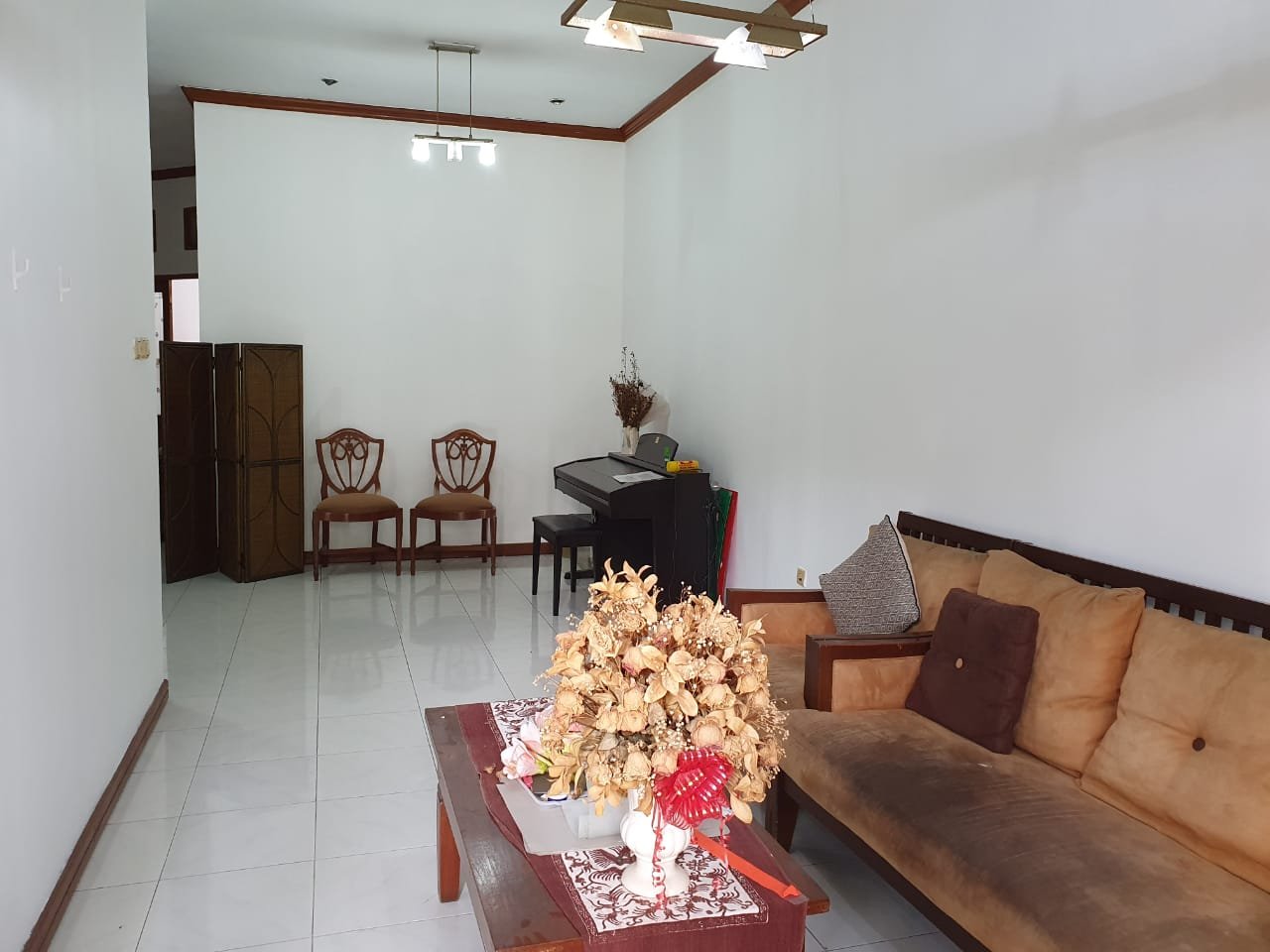 Dikontrakkan Rumah Kompleks Nyaman & Asri di Gema Pesona, Sukmajaya-Depok - 2