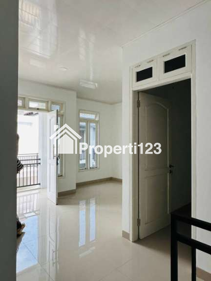 Rumah klasik siap huni di Ciputat Tangsel - 10