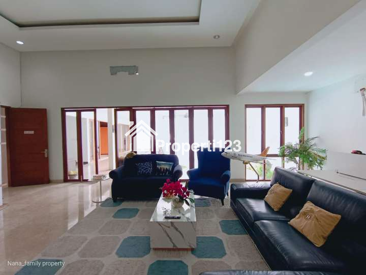 Rumah siap huni semi furnished di area Joglo Jakbar - 12