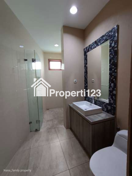 Rumah siap huni semi furnished di area Joglo Jakbar - 10