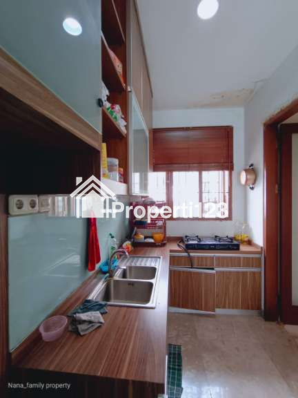 Rumah siap huni semi furnished di area Joglo Jakbar - 9