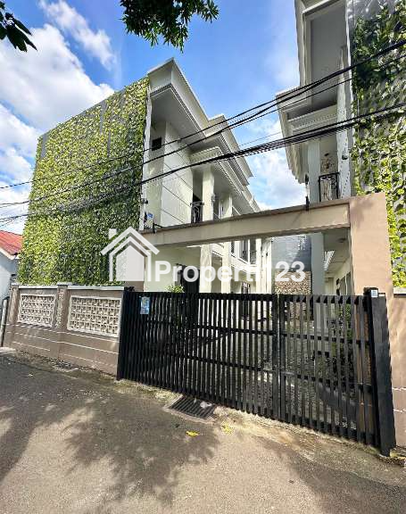 Rumah siap huni Cluster eksklusif Pasar Rebo Jakarta Timur - 2