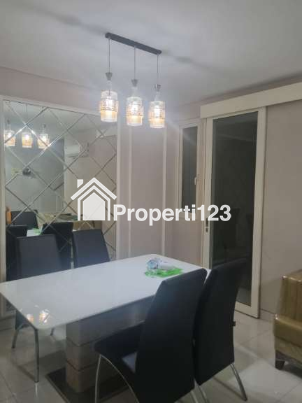 Dijual Rumah Semi Furnished Lokasi Grand Pakuwon Surabaya Barat - 10