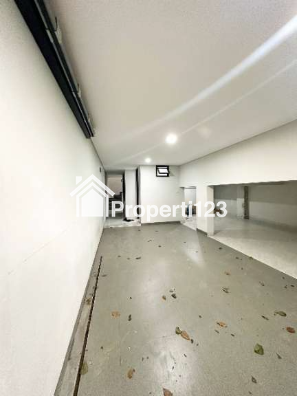 Rumah 3 lantai Duren Sawit Jakarta Timur dekat terusan BKT - 3