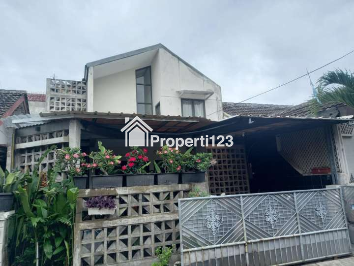 Jual rumah siap huni dekat Taman Mahoni Pondok Pekayon Indah Bekasi Selatan (sangat murah) - 1