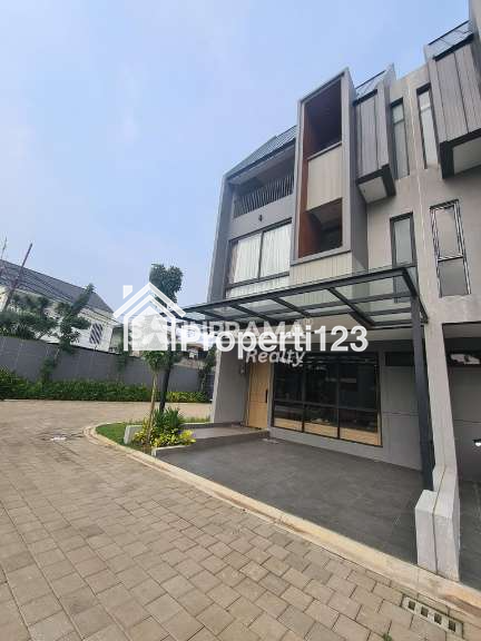 Townhouse 3 lantai strategis di Pondok Labu Jak Sel - 3