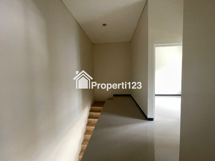 di Jual Rumah 2 Lantai 0 Jl Raya DP 1 JUTA di Pandaan, Jawa Timur - 5