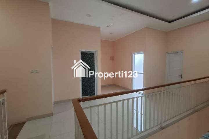 Rumah 5 Kamar Tidur Perumahan Permata Harapan Baru Bekasi - 10