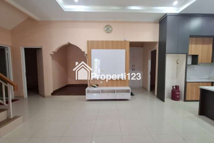 Rumah 5 Kamar Tidur Perumahan Permata Harapan Baru Bekasi - 4