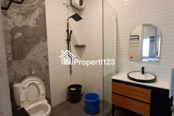 Rumah 5 Kamar Tidur Perumahan Permata Harapan Baru Bekasi - 11