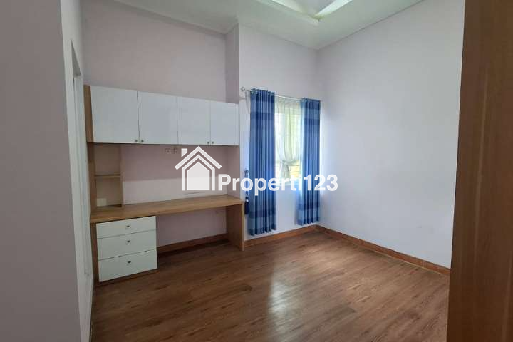 Rumah 5 Kamar Tidur Perumahan Permata Harapan Baru Bekasi - 7