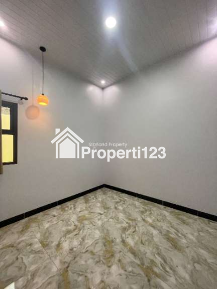 Rumah 1 lantai siap huni dalam komplek Japos Ciledug - 6