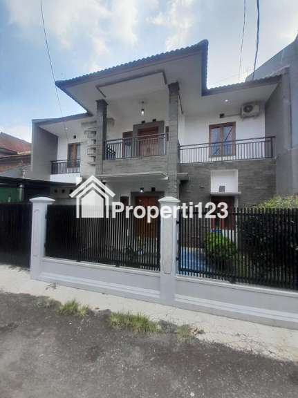 Dijual Rumah Terawat 2 Lantai di Jl Bahagia Margacinta dekat Tol Buah Batu,5 Kamar - 2