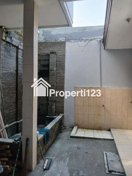 Dijual Rumah Terawat 2 Lantai di Jl Bahagia Margacinta dekat Tol Buah Batu,5 Kamar - 7