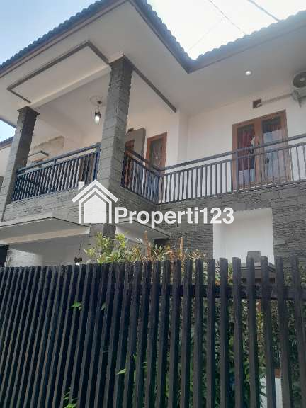 Dijual Rumah Terawat 2 Lantai di Jl Bahagia Margacinta dekat Tol Buah Batu,5 Kamar - 13
