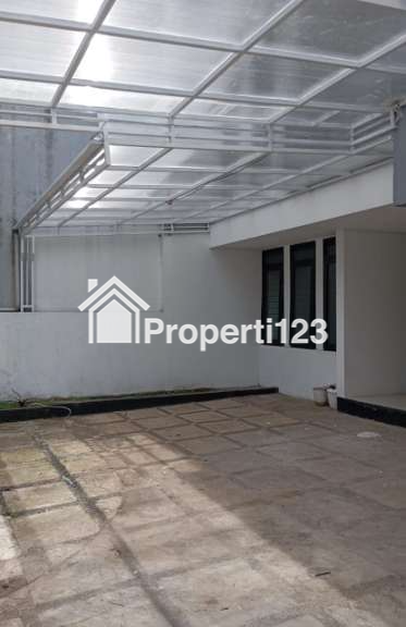 Rumah Bagus Siap Huni 2 Lantai Kondisi Terawat Di Batununggal - 6