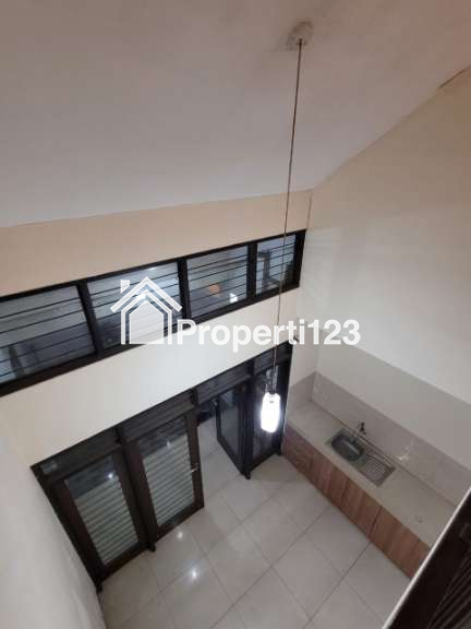 Rumah Bagus Siap Huni 2 Lantai Kondisi Terawat Di Batununggal - 7