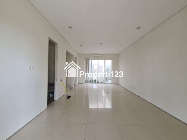 Rumah Royal Residence Surabaya Barat Minimalis View Bagus Langka - 2