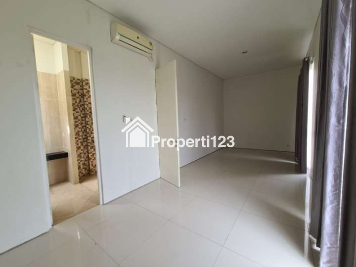 Rumah Royal Residence Surabaya Barat Minimalis View Bagus Langka - 5