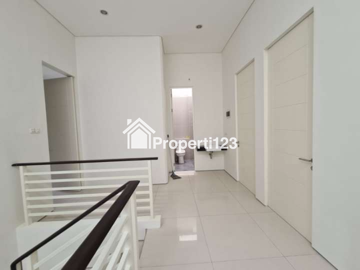 Rumah Royal Residence Surabaya Barat Minimalis View Bagus Langka - 4
