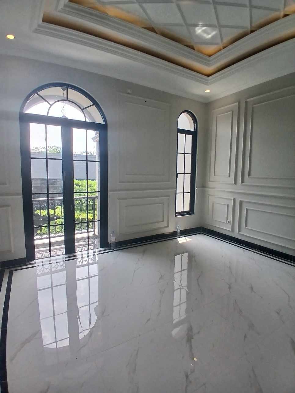 Rumah Klasik 2 lantai di Kalimulya Depok - 11