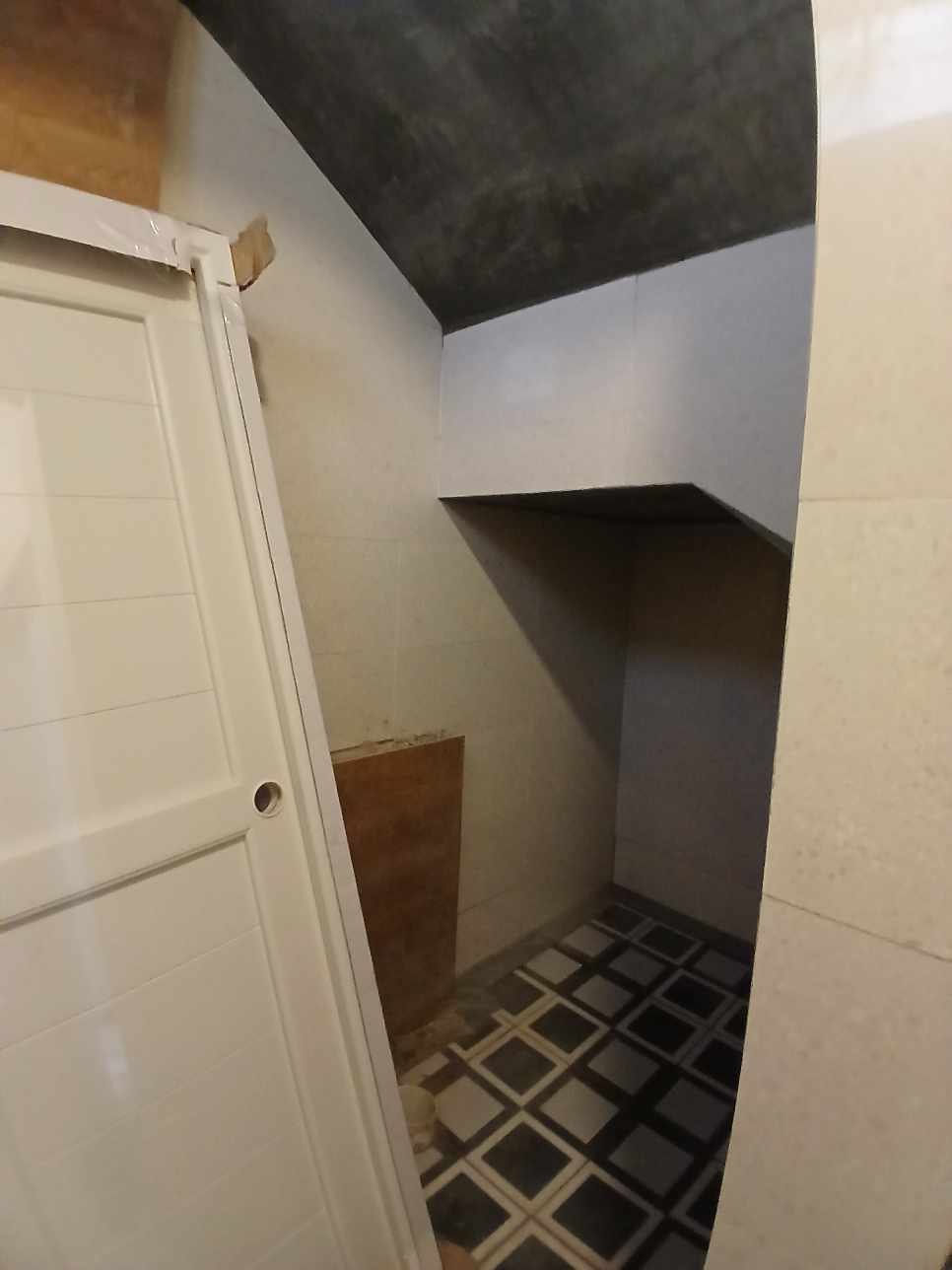 Rumah Klasik 2 lantai di Kalimulya Depok - 5