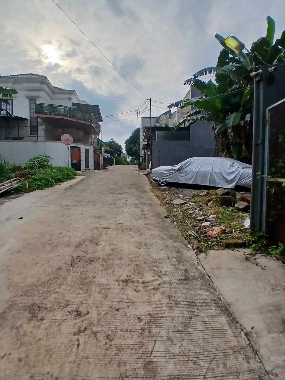 Rumah Klasik 2 lantai di Kalimulya Depok - 3