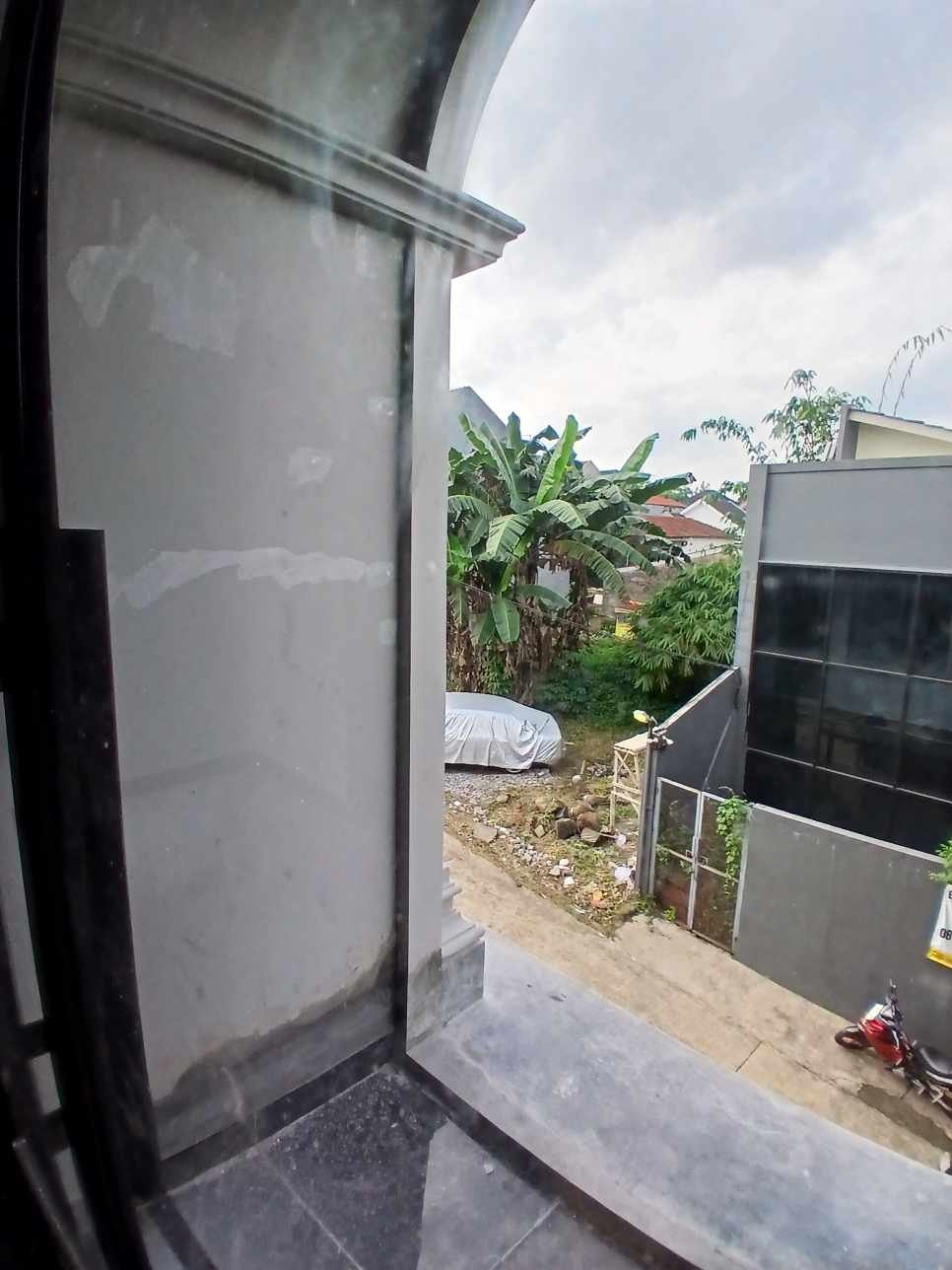 Rumah Klasik 2 lantai di Kalimulya Depok - 12