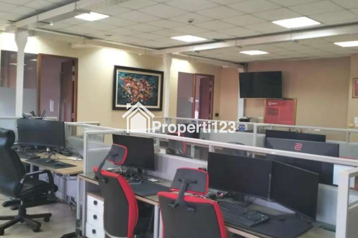 Gedung 3 Lantai dan Gudang Raya Tandes Tanjungsari Surabaya Pusat - 4